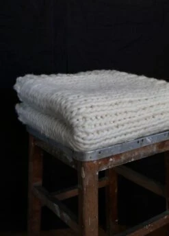 Nick Blanket X @morganemathieu -We Are Knitters Sales FR kit tricot laine decoration nick blanket 1 NICK
