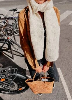 Squash Scarf -We Are Knitters Sales knitting kit boucle cloud squash scarf en 04