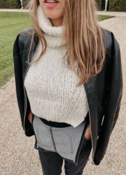 Zucchini Cowl -We Are Knitters Sales knitting kit boucle cloud zucchini cowl en 04