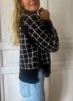 Heritage Sweater By Knits From Oslo -We Are Knitters Sales knitting kit merifine merino herritage sweater black en 02