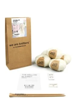 The Mellow Blanket X @morganemathieu -We Are Knitters Sales knitting kit meriwool the mellow blanket EN 03
