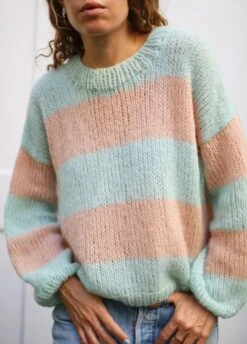 Pull Lula X @morganemathieu -We Are Knitters Sales knitting kit mohair lula sweater en 01