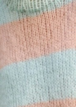 Pull Lula X @morganemathieu -We Are Knitters Sales knitting kit mohair lula sweater en 02