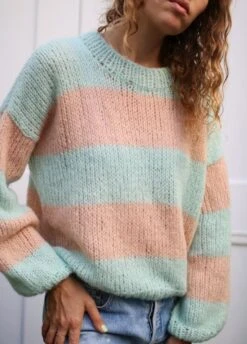Pull Lula X @morganemathieu -We Are Knitters Sales knitting kit mohair lula sweater en 04 1