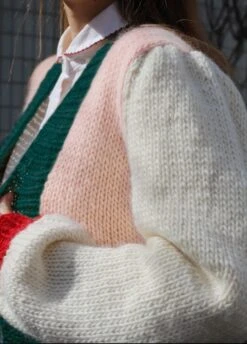 Boke Cardigan By Marzia Kjellberg 7 Boke Cardigan By Marzia Kjellberg -We Are Knitters Sales knitting kit petite wool boke cardigan red en 02