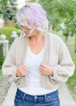 Bombshell Bomber X @knitatude -We Are Knitters Sales knitting kit petite wool bombshell bomber en 01
