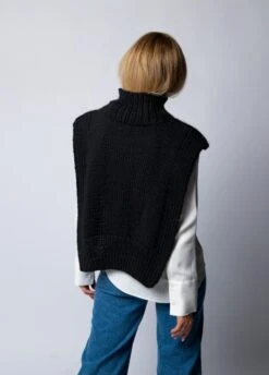 Halle Cowl -We Are Knitters Sales knitting kit petite wool snood halle cowl en 01 2