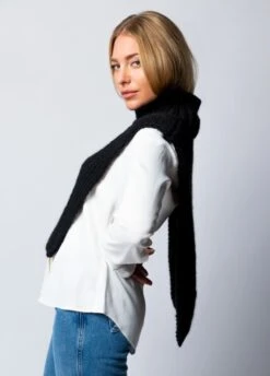 Halle Cowl -We Are Knitters Sales knitting kit petite wool snood halle cowl en 02 2