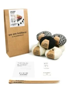 The Kilim Blanket X @morganemathieu -We Are Knitters Sales knitting kit petite wool the kilim blanket EN 03