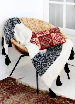 The Kilim Blanket X @morganemathieu -We Are Knitters Sales knitting kit petite wool the kilim blanket EN 04