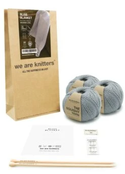 Bliss Blanket -We Are Knitters Sales knitting kit squishy yarn wool bliss blanket en 03