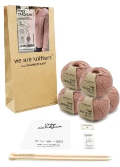 Cozy Cardigan 8 Cozy Cardigan -We Are Knitters Sales knitting kit squishy yarn wool cosy cardigan en 03