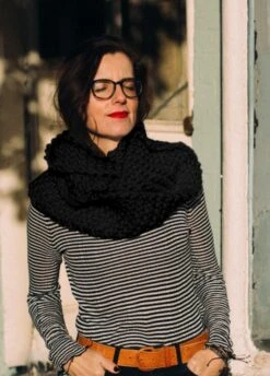 Little Dipper Snood -We Are Knitters Sales knitting kit wool little dipper snood scarf 04 en2