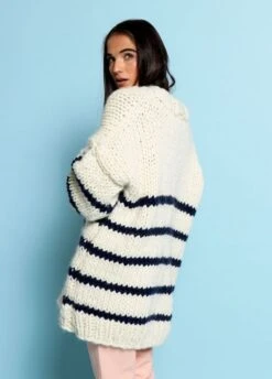 Apo Cardigan 9 Apo Cardigan -We Are Knitters Sales knitting kit wool natural Apo Cardigan EN 04