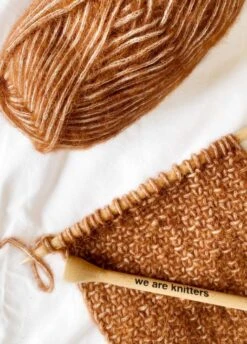 The Double Trouble Yarn Brown -We Are Knitters Sales knitting skein alpaca cotton brown en 02