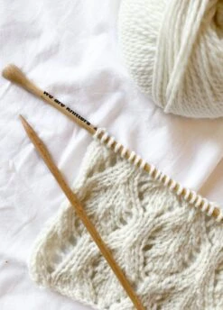 The Squishy Yarn Natural -We Are Knitters Sales skein knitting merino wool alpaca squishy yarn natural en 04