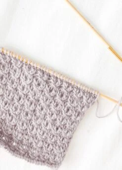 Finita Yarn Pearl Grey -We Are Knitters Sales skeins finita yarn pearl en 04