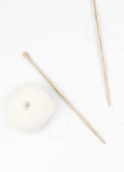 Touch Me Mohair Natural 9 Touch Me Mohair Natural -We Are Knitters Sales skeins mohair natural en 04