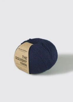The Squishy Yarn Navy Blue -We Are Knitters Sales squishy yarn navy blue izquierda web