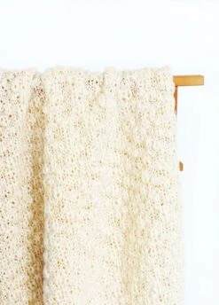 The Fluffy Blanket X @morganemathieu -We Are Knitters Sales strickset wave wool decke the fluffy blanket DE 04 1